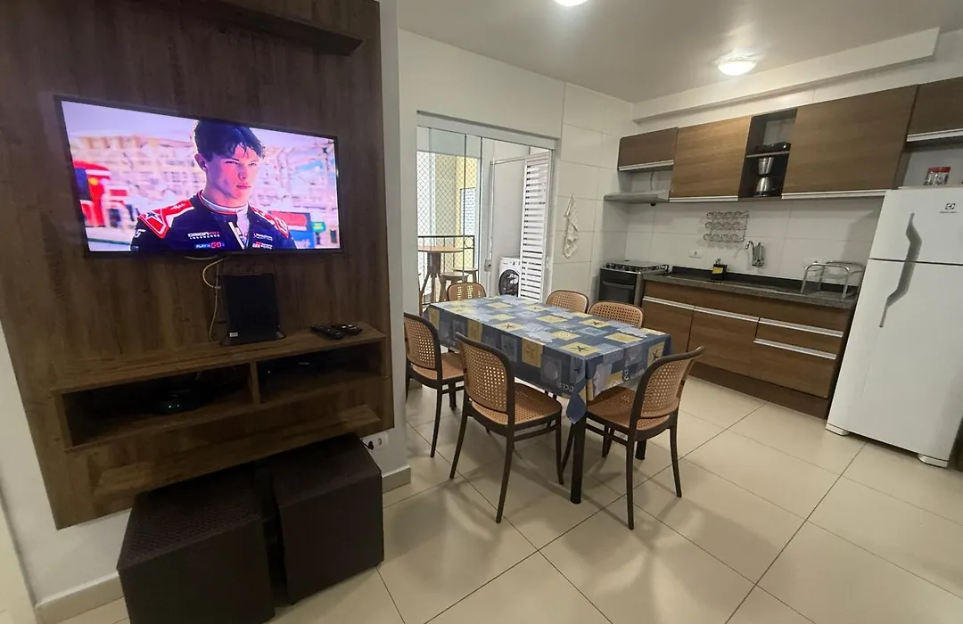 Lindo Ap - CENTRO- piscina, churrasqueira gourmet, maquina lava e seca e wifi roupas cama-1